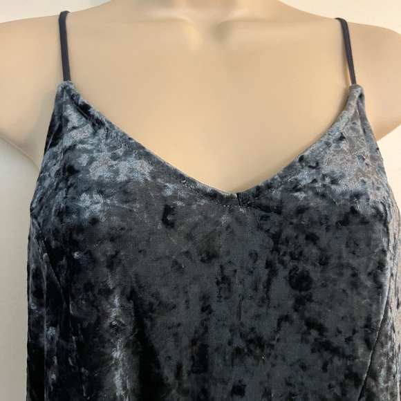 Crushed Velvet Shorts Romper - Picture 7 of 11